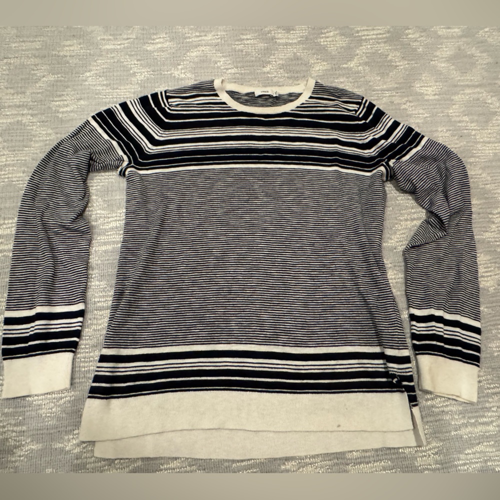 VINCE size M light black and white striped cotton sweater in great condition